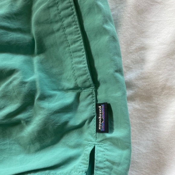 SOLD ‼️Patagonia women’s barely baggies short - Picture 3 of 5